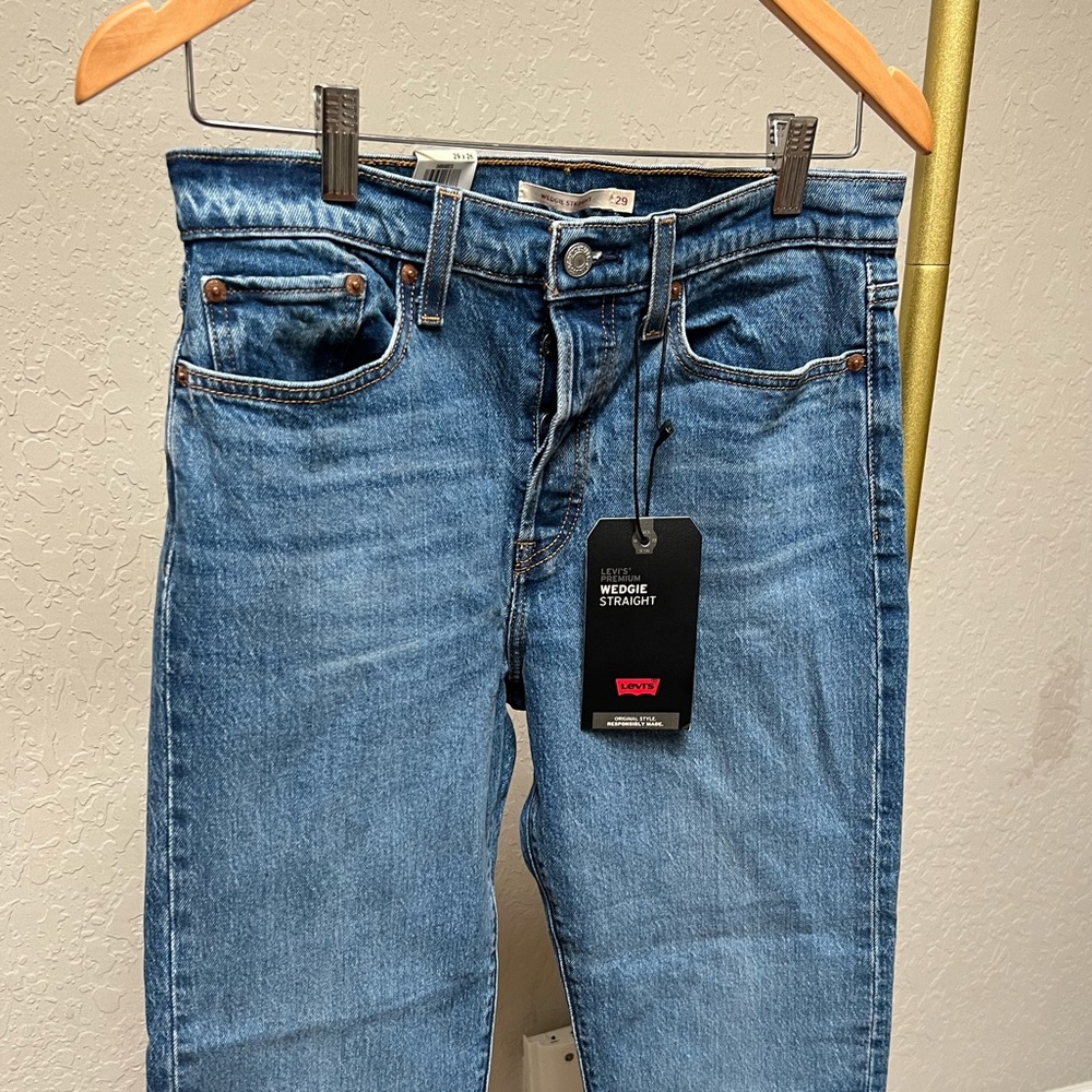 NWT Levi’s Wedgie Straight Jeans 29x26